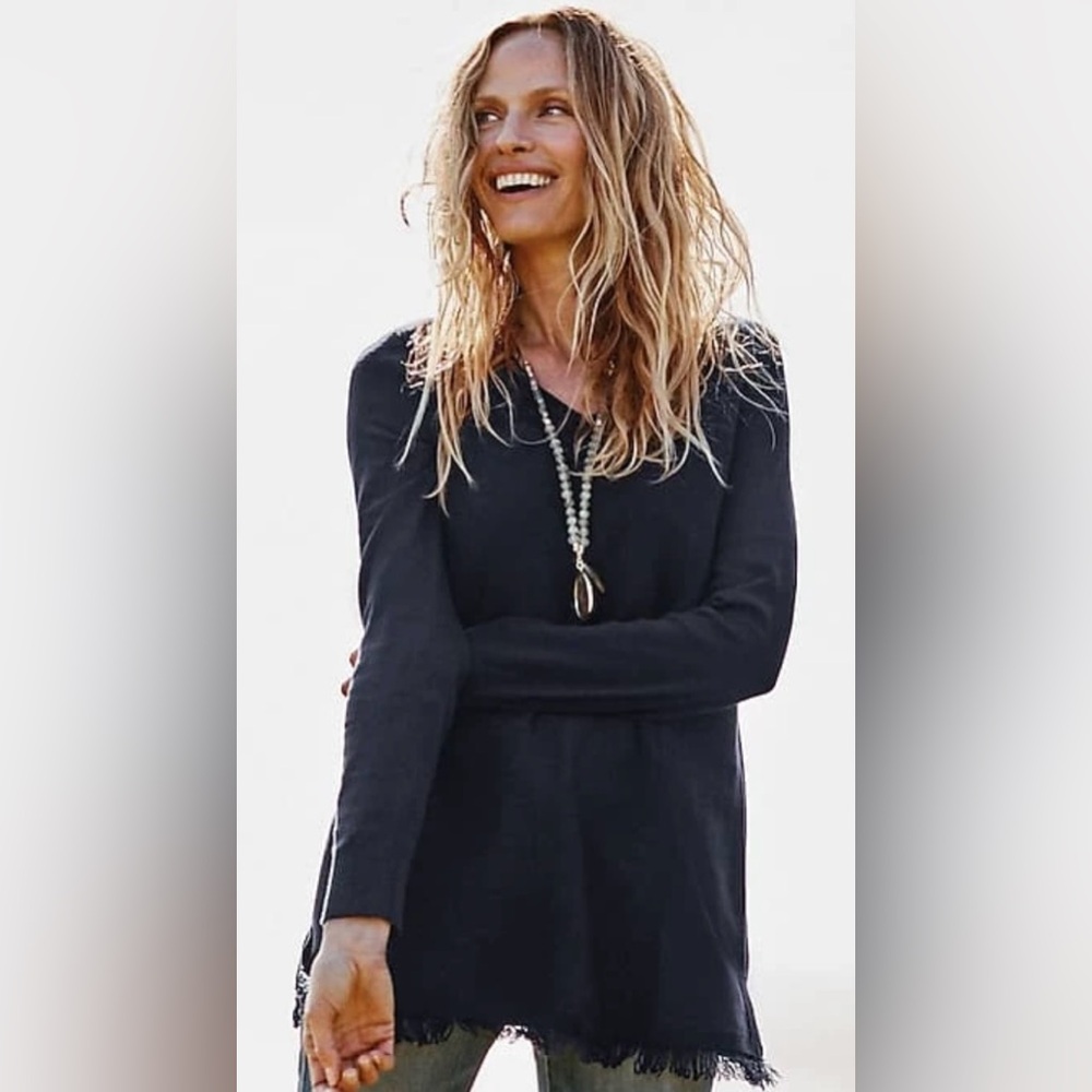 J.Jill  Easy Fringed Hem Navy blue V-Neck Tunic.